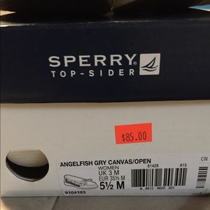 Size 5.5 Sperry Women’s shoes